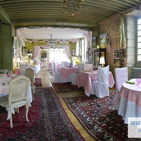 Hotel De La Grotte Монтиняк Екстериор снимка