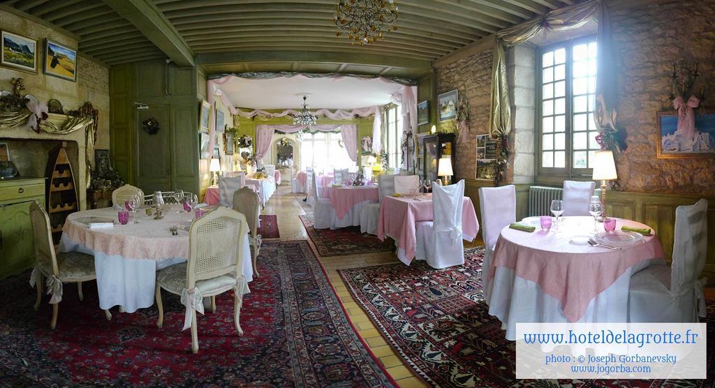 Hotel De La Grotte Монтиняк Екстериор снимка